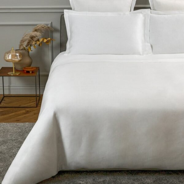 Divine Super King Duvet Cover Set (260cm x 220cm)